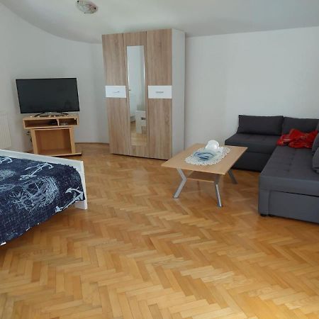 Apartments "Jope I Toni" Биоград на Мору Екстериор снимка
