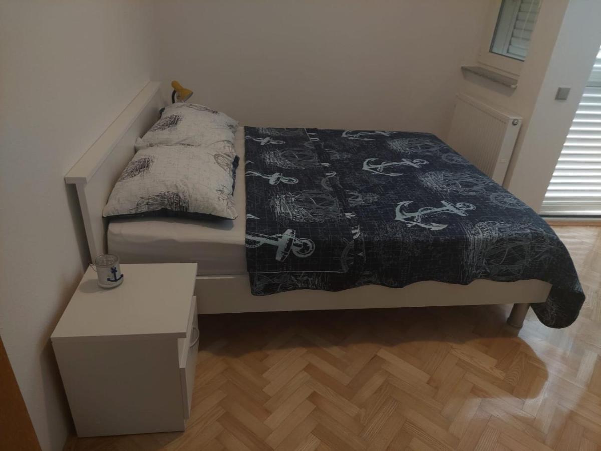 Apartments "Jope I Toni" Биоград на Мору Екстериор снимка