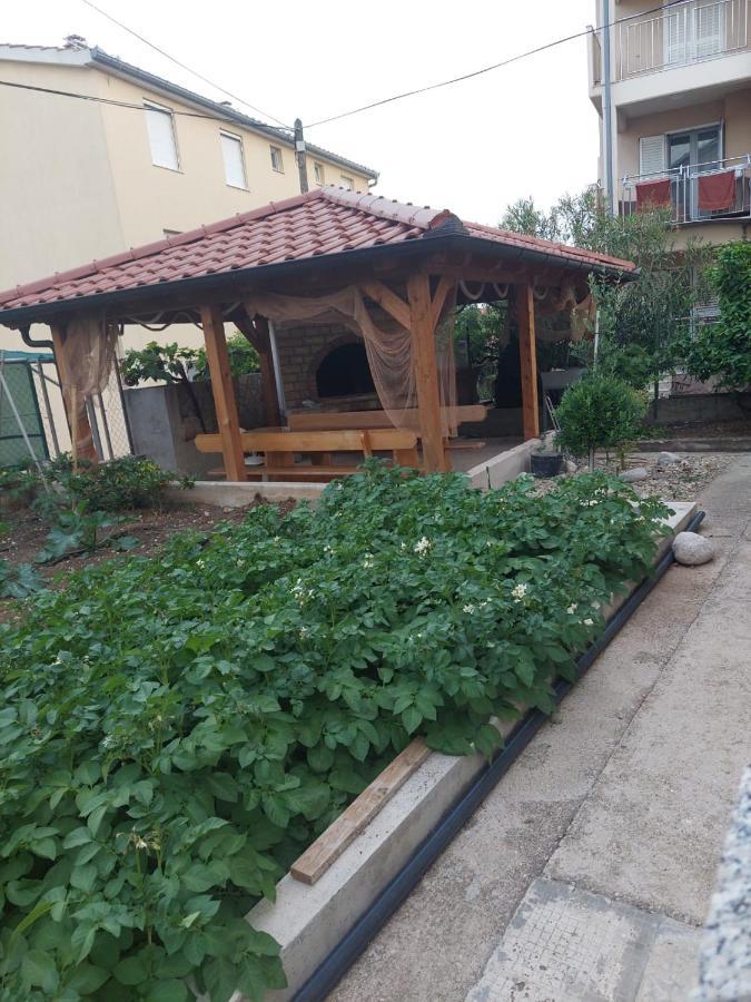 Apartments "Jope I Toni" Биоград на Мору Екстериор снимка