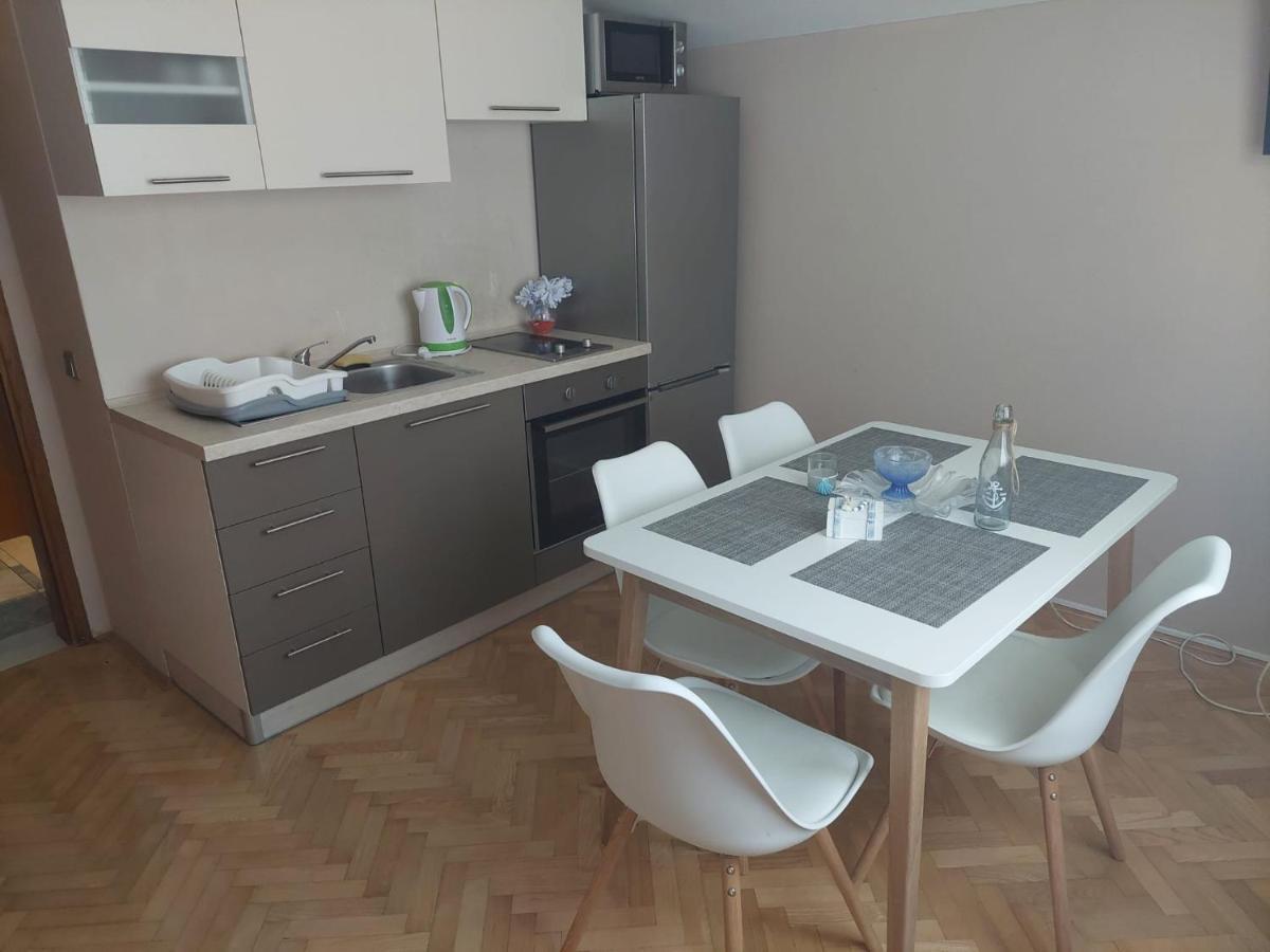 Apartments "Jope I Toni" Биоград на Мору Екстериор снимка
