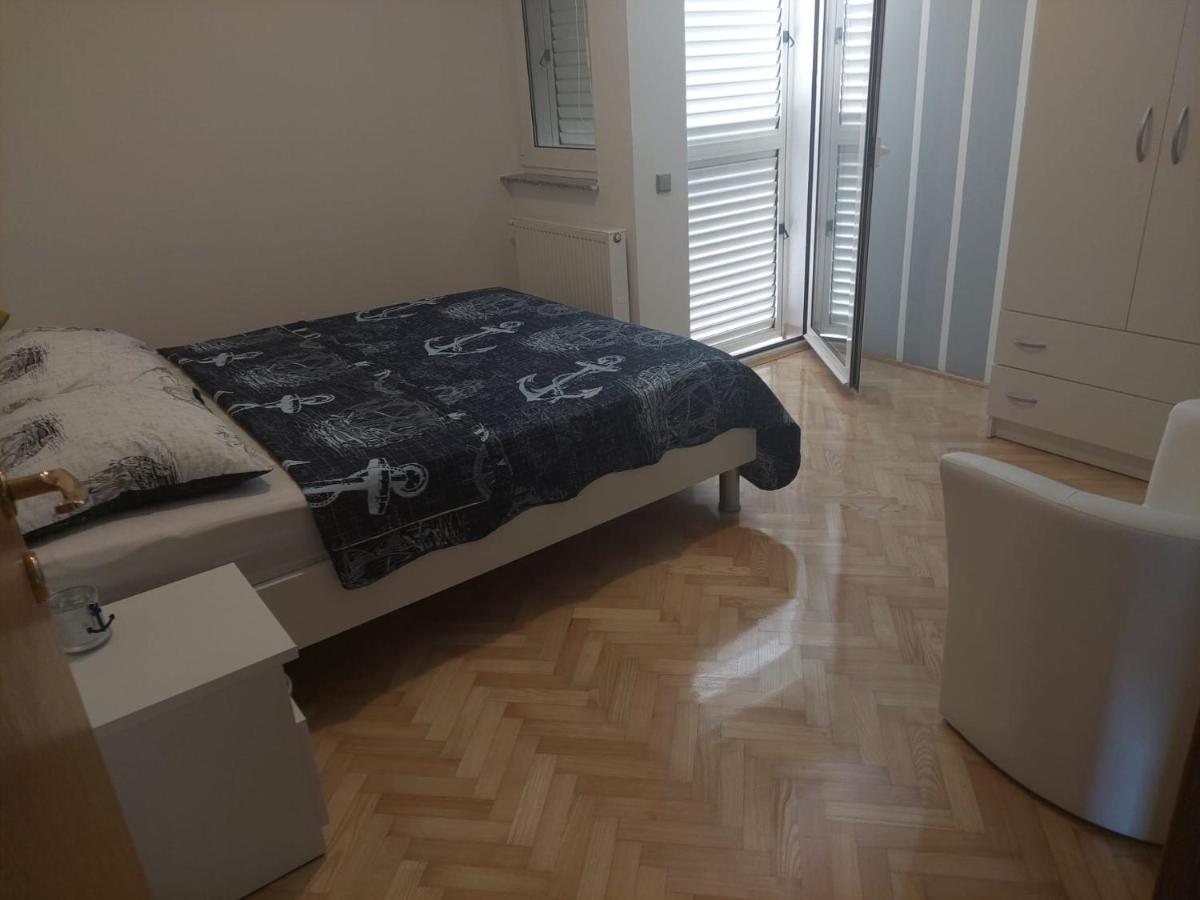 Apartments "Jope I Toni" Биоград на Мору Екстериор снимка